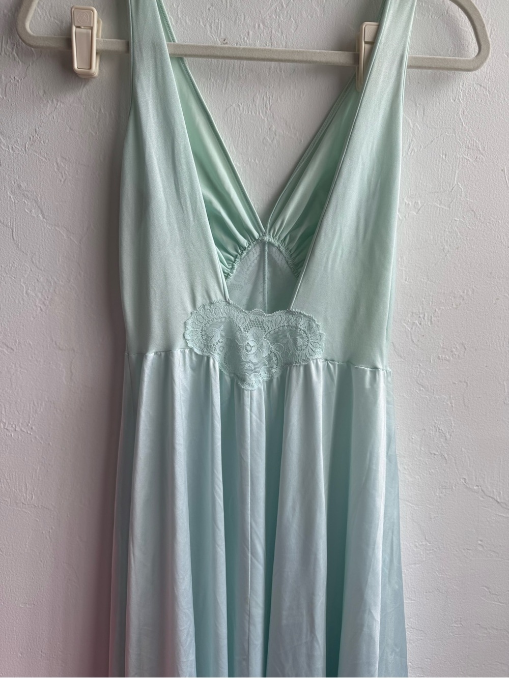 Vintage Olga seafoam V-Neck nightgown size medium style 9288 - Picture 3 of 5